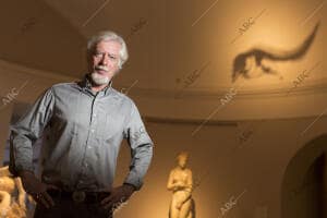 Miguel Angel blanco encargado de montaje de Exposiciones en el museo del Prado