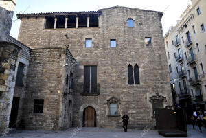 Barrio Gotico de Barcelona. Plaza del Rey. Catedral. Carrer del Bisbe. Sant...