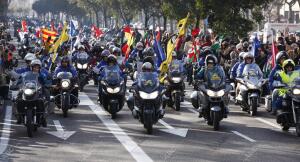 Miles de motoristas pertenecientes a la concentracion motera Pinguinos recorre...