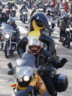 Miles de motoristas pertenecientes a la concentracion motera Pinguinos recorre...