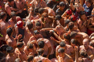 mikel ponce.....buñol.....valencia.......27-8-2014.......Tomatina 2014.archdc
