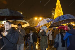 Gente de compras por el centro de Madrid