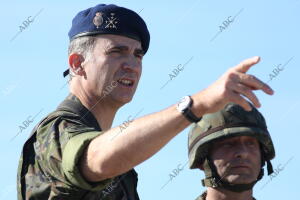 S.M el Rey Felipe Vi, Asiste al ejercicio Trident Juncture, en el campo de...