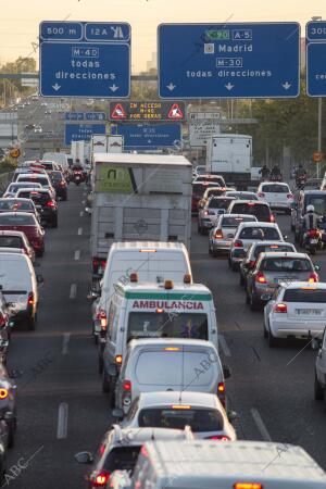 Atascos en el Km 12 de la A5 por Obras