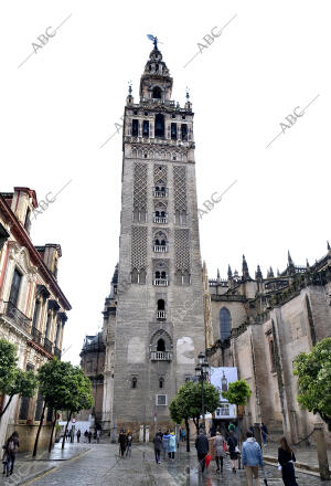 Inicio de las Obras en la fachada sur de la Giralda