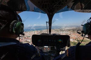 Reportaje helicóptero de la Policía Nacional sobrevolando el Estrecho de...
