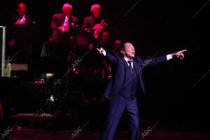 Concierto de Paul Anka en el teatro Real