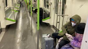 El Metro aún semivacío pese al paulatino levantamiento de las restricciones