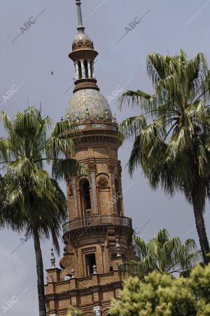 En la imagen, las torres de la plaza de España