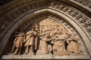 Reportaje sobre el mantenimiento de las portadas de la Catedral de Sevilla