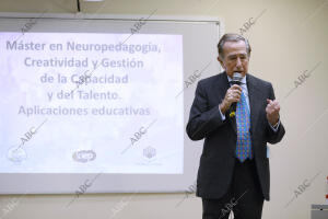 Enrique Rojas en el máster de «Neuropedagogía, Creatividad y Gestión de la...