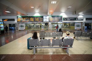 Estación de Chamartín prácticamente vacía en el último día antes del cierre...