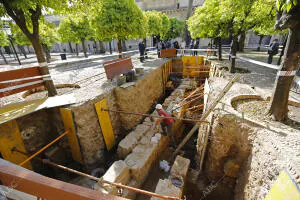 Excavación arqueológica en el Patio de los Naranjos de la Mezquita Catedral,...