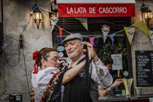 Chulapos en las fiestas de San Cayetano en la Plaza del Cascorro