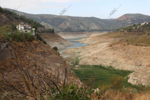 Iznájar (Córdoba), 21/09/2022. Imagen del Pantano. Sequía