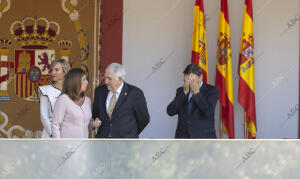 Desfile del 12 de octubre Presidido por Ss.Mm. los Reyes Felipe Vi y Letizia y...