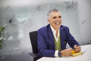 Retratos posados a Alfonso Castellano, empresario hotelero y experto en turismo