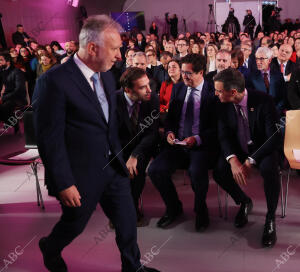 El presidente del Gobierno, Pedro Sánchez, clausura el acto de presentación del...