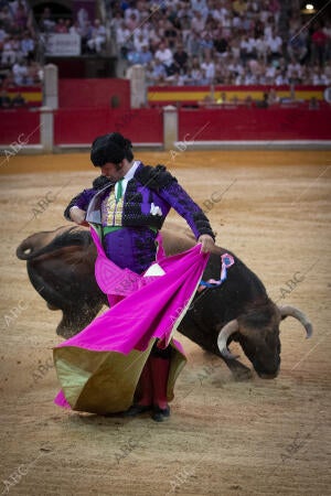 Morante de la Puebla, de nazareno y azabache