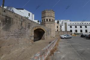 Reportaje de la Torre de la Plata y el Corral de las Herrerías, aparcamiento del...