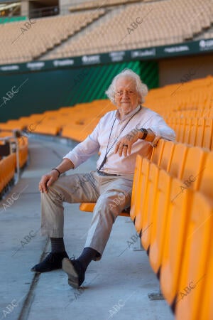 Entrevista a Alejandro Rojas Marcos en el estadio de La Cartuja