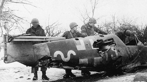 Un avión caído, durante la batalla de Bodenplatte