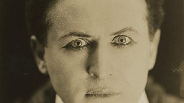 Harry Houdini, el azote de los espiritistas