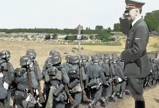 Hitler pasa revista a sus tropas en territorio polaco