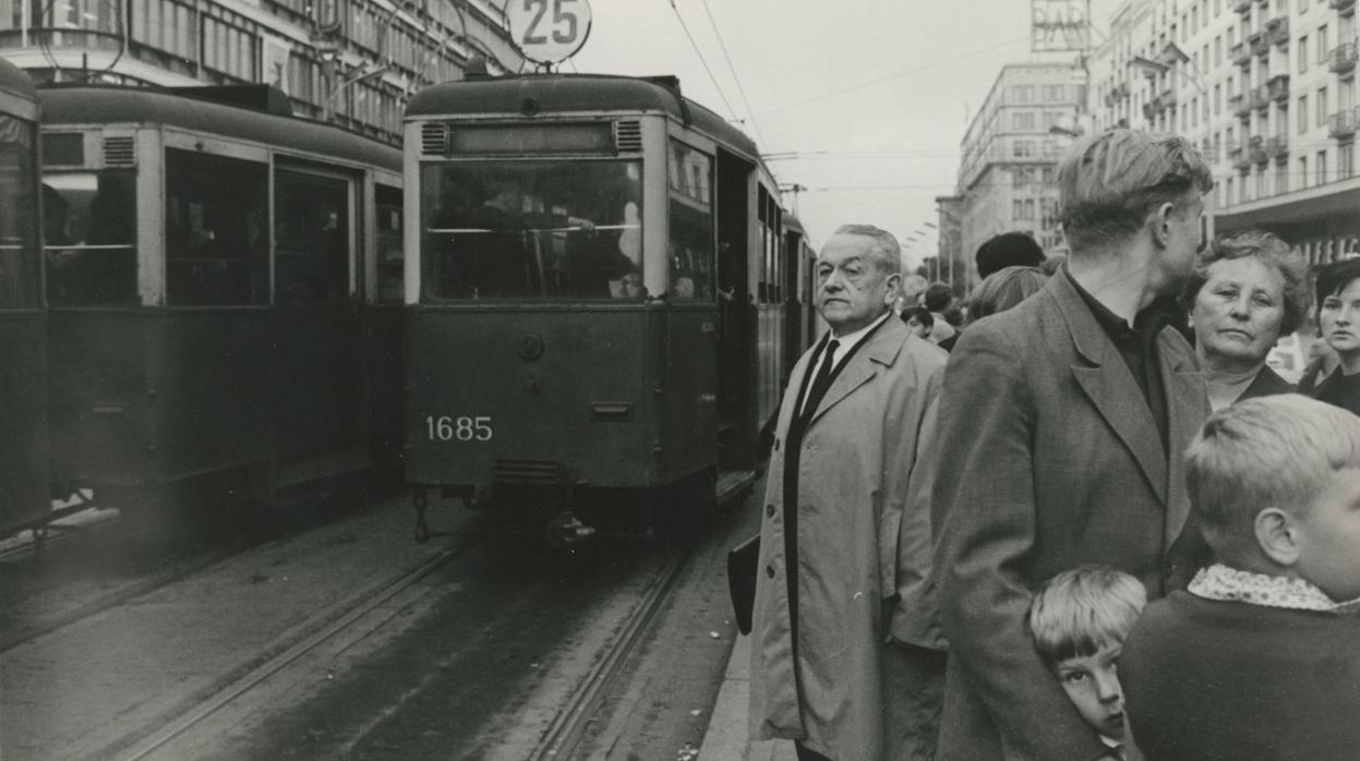 Leopold Trepper, en las calles de Varsovia, en 1967. Durante la segunda Guerra Mundial, la única imagen que se le hizo fue la de su detención por parte de los nazis