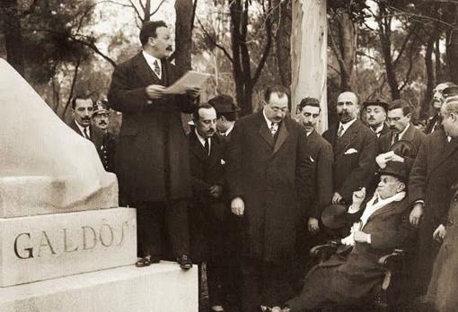 Homenaje a Gáldós un año antes de su muerte