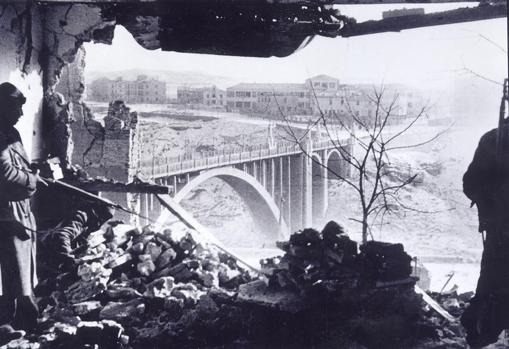 Imagen del fotógrafo húngaro tomada en la batalla de Teruel