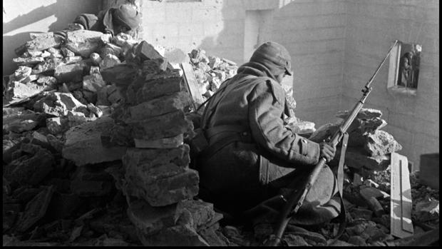 Así vivió Robert Capa la batalla de Teruel en la Guerra Civil: «En el edificio se oían gritos de "¡Viva España!"»