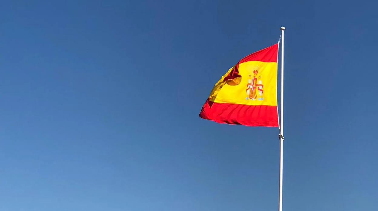 Numancia rinde homenaje a la bandera española en su 175 aniversario y en el 2.200 del cerco de Escipión