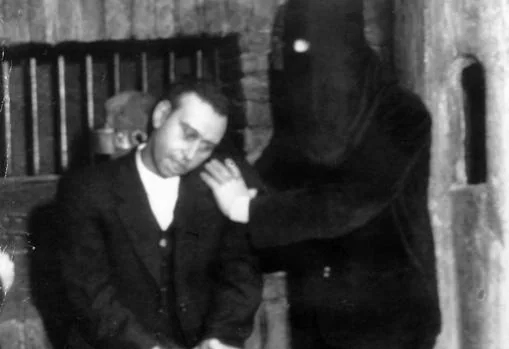 Momentos antes de una ejecución por garrote vil, en 1900