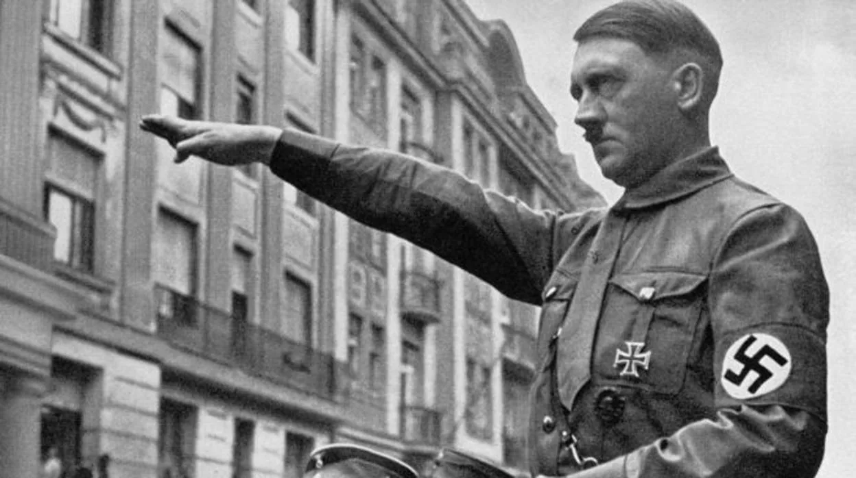 Adolf Hitler,