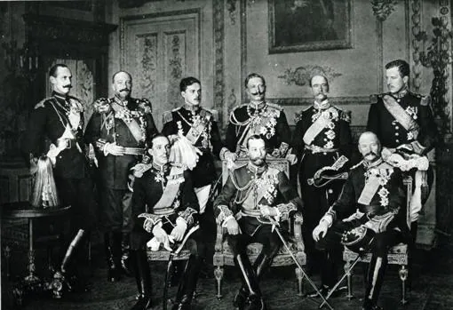 Alfonso XIII, en el palacio de Buckingham, por la muerte de Eduardo VII
