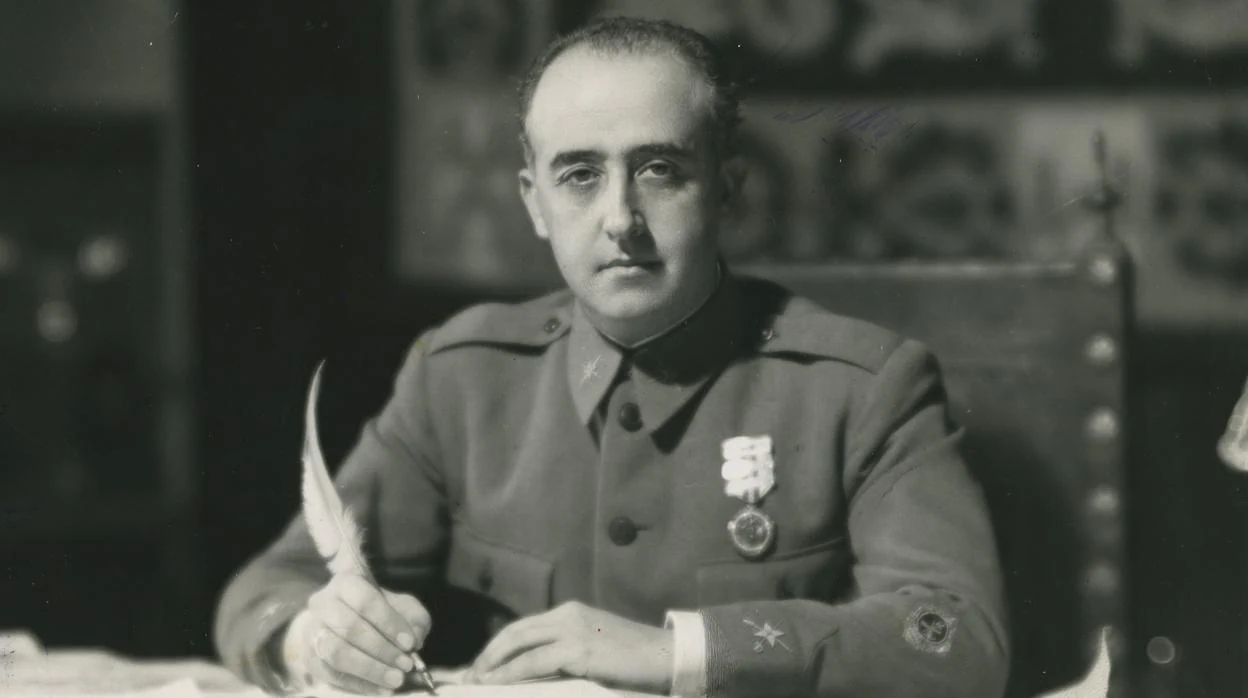 Franco, en su cuartel de Salamanca en agosto de 1936, un mes después del fallido atentado