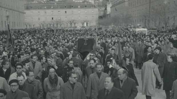 Así exhumó Franco los restos de José Antonio Primo de Rivera del Monasterio de El Escorial