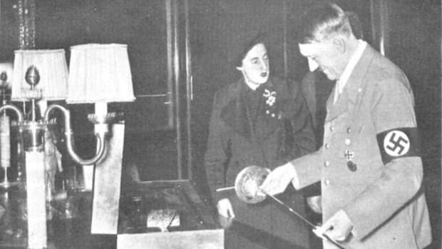 Hitler y Pilar Primo de Rivera, el matrimonio 'revolucionario' que pudo cambiar la historia de España