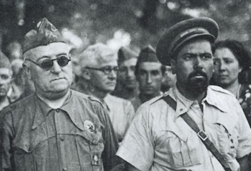 El Campesino (a la derecha)