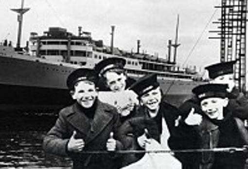 Niños que embarcaron en el buque