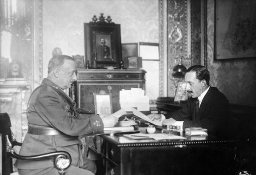 Primer despacho entre Alfonso XIIIy Primo de Rivera.