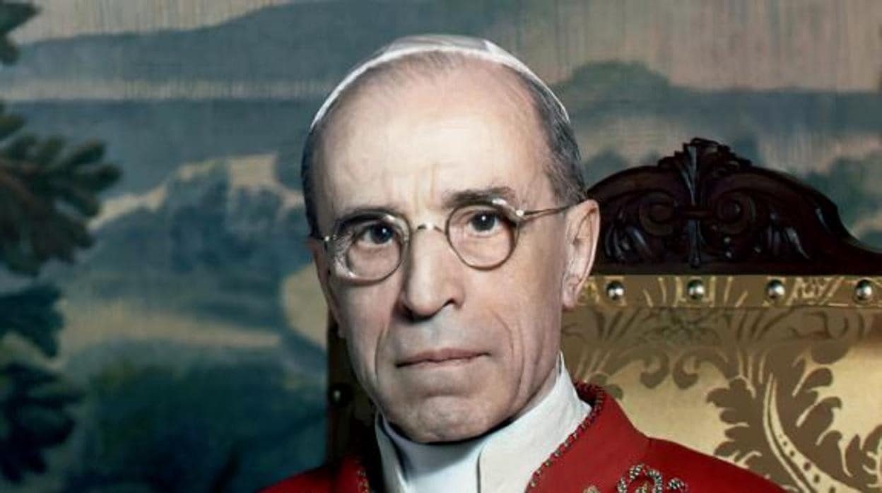 Pío XII fotografiado hacia 1951