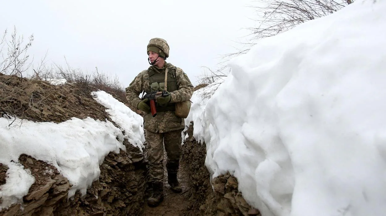 Soldado, en el frente de Donetks y Luganks