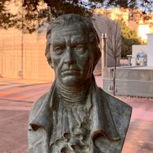 Estatua de Francisco J. Balmis.