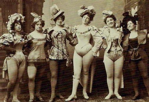 Las chicas de 'saloon' se dedicaban a entretener a los clientes