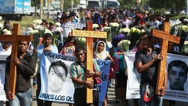 Marcha en protesta por la desaparición de los 43 normalistas de Iguala