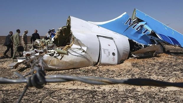 Restos del avión ruso estrellado en Egipto