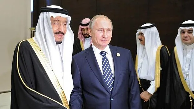 Vladímir Putin con el rey saudí Salman bin Abdulaziz Al Saud en la reunión del G-20 en Antalya (Turquía)