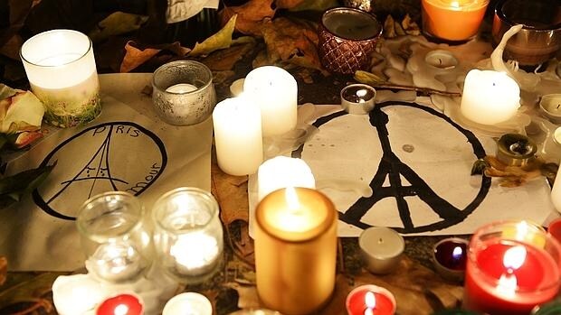 Velas por las víctimas de los atentados de París